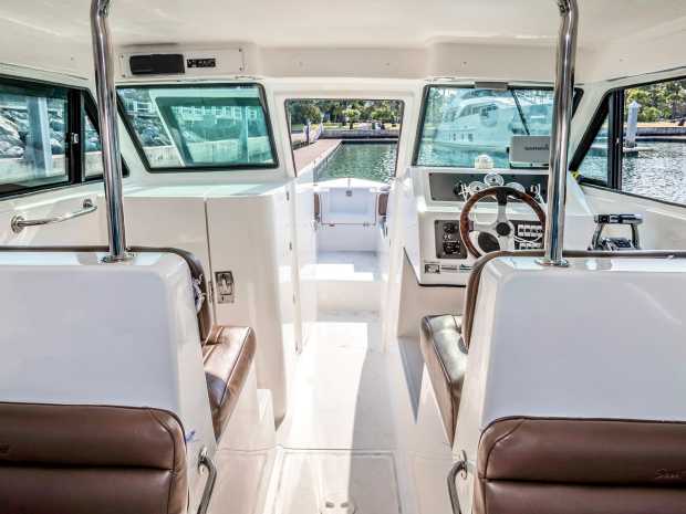 AA-s-seat-40 Interior Pictures 1