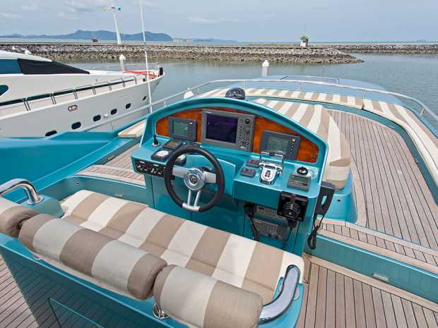 Pattaya Yacht Charters Super Yachts S Seat